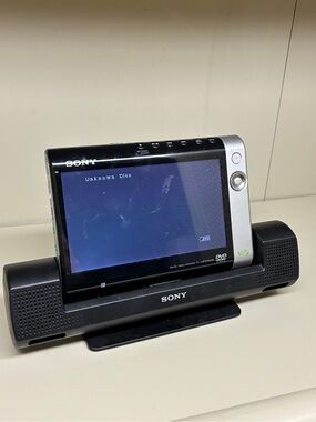 Sony D-VE7000S Portable DVD Player Walkman *FOR PARTS OR REPAIR AS-IS*